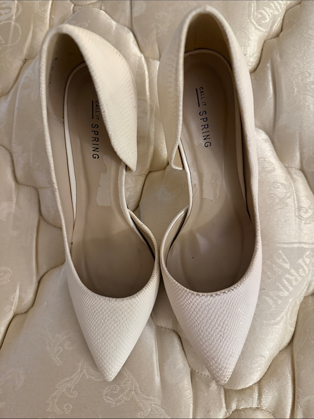 Call It Spring Women's Cream Textured Pointed-Toe Pumps